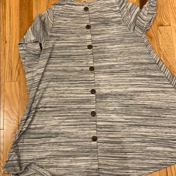 Small, button back tunic - Picture 3 of 4